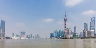 上海- 2017年3月:2017年3月在中国上海观看上海浦东的时光流逝。