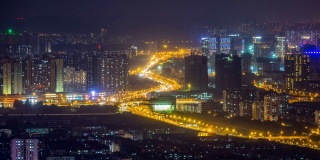 时间推移:南京天际线从白天到晚上高峰时间的鸟瞰图，中国