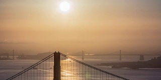 《金门大桥上的日出》和《旧金山时光流逝