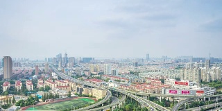 延时拍摄的南京城市天际线，中国