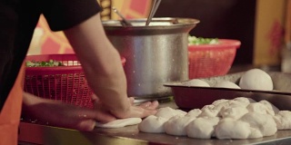 台湾著名的街头小吃——胡椒粉包