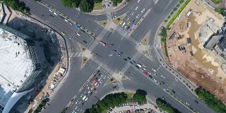 中国南京交通十字路口鸟瞰图。俯视图