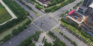 中国南京交通十字路口鸟瞰图。俯视图