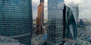 无人机拍摄的独特的莫斯科摩天大楼。