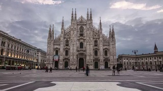 时光流逝:意大利米兰的米兰大教堂。视频素材模板下载