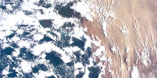在国际空间站上飞越地球。这段视频由美国宇航局提供。