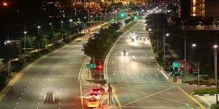 时间流逝:新加坡城市道路上的夜间交通