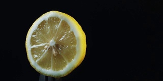 4k柑橘黑背景，柠檬