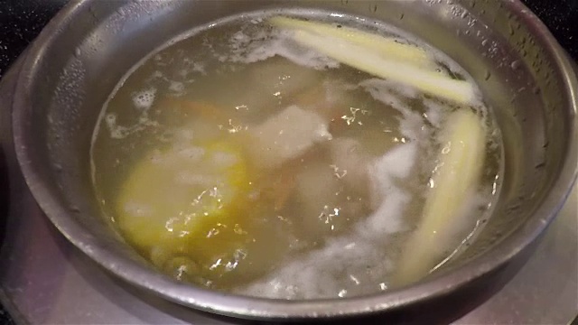 清汤，泰国菜。