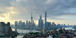上海城市景观鸟瞰图，日出到一天时间流逝