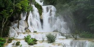 老挝琅勃拉邦的匡斯瀑布，4K。