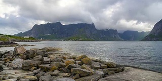 挪威，挪威罗浮敦群岛的日落风景