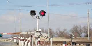 铁路上信号灯的红色信号