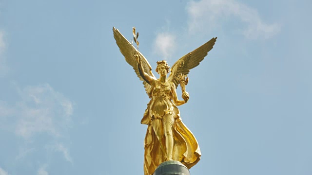和平天使在慕尼黑佛登森格尔纪念碑顶端