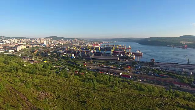 摩尔曼斯克的城市全景。