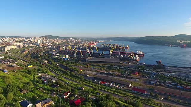 摩尔曼斯克的城市全景。