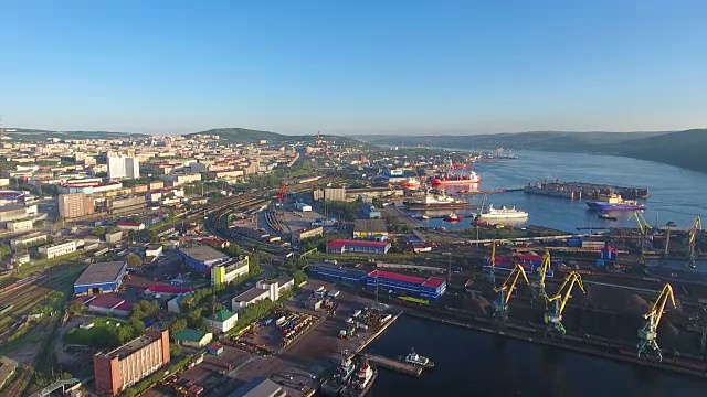 摩尔曼斯克的城市全景。