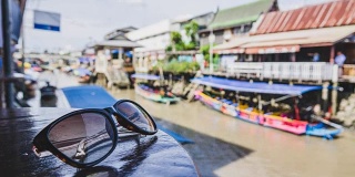 时间流逝:安帕瓦水上市场泰国传统旅游