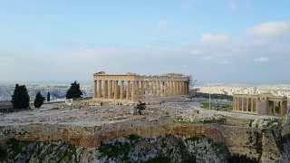 雅典卫城的古希腊遗址鸟瞰图视频素材模板下载