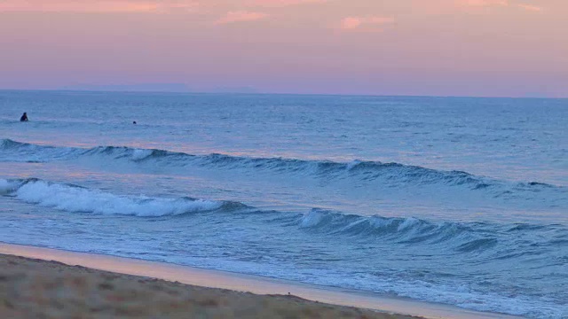 Waves at Lit-et-Mixe Beach, sunset