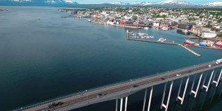挪威特罗姆瑟市大桥航拍画面