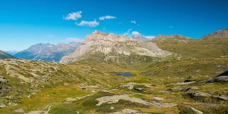 夏季阿尔卑斯山的时间流逝