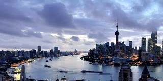 4K:上海城市景观鸟瞰图，从黎明到白天的时间流逝