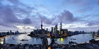 4K:上海城市景观鸟瞰图，从黎明到白天的时间流逝