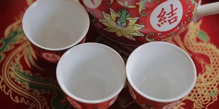 中国婚礼用茶壶。