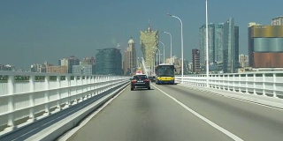 中国澳门城市白天时间的士道路旅行前窗桥全景4k