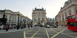 皮卡迪利广场牛津和摄政街，英国伦敦，延时4K