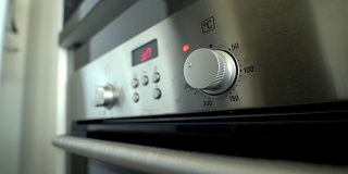 厨房烤箱- 4K分辨率