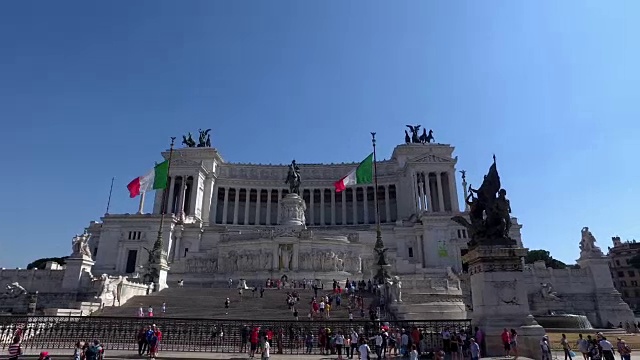 罗马的国家纪念碑祭坛，开车