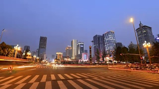 中国成都，夜间交通繁忙视频素材模板下载