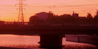 早晨，俄罗斯阿斯特拉罕市大桥