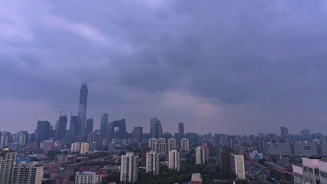 北京中央商务区大楼天际线在暴风雨中CBD