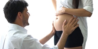 老公感觉宝宝在怀孕的时候肚子挺大