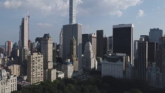 曼哈顿建筑和中央公园鸟瞰图