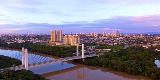 鸟瞰图的塞尔吉奥莫塔桥库亚巴，马托格罗索，巴西。