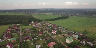 卢基诺村的私人住宅，鸟瞰图