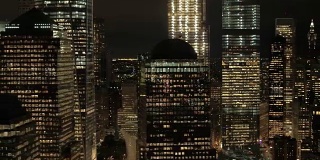 航拍:9/11纪念博物馆、世贸中心和金融区的摩天大楼