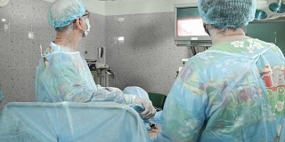 外科医生在腹腔镜手术后，会观察屏幕