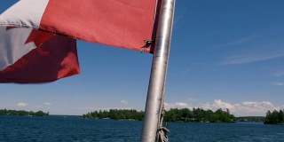 休伦湖上的加拿大国旗2