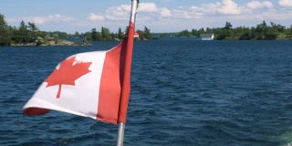 乔治亚湾的加拿大国旗