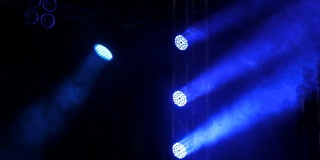 舞台蓝色灯光