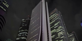 新宿的办公楼夜景