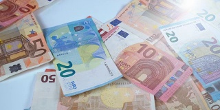 欧元钞票下降