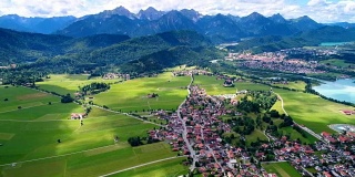 德国巴伐利亚州福根瑟和施万高的空中全景图