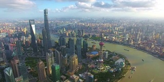上海摩天大楼鸟瞰图，无人机拍摄