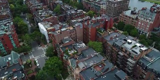 航拍游览波士顿的住宅褐石建筑